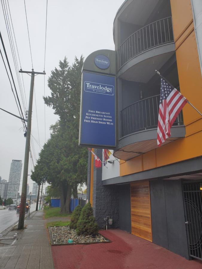 Travelodge By Wyndham Surrey Exterior photo