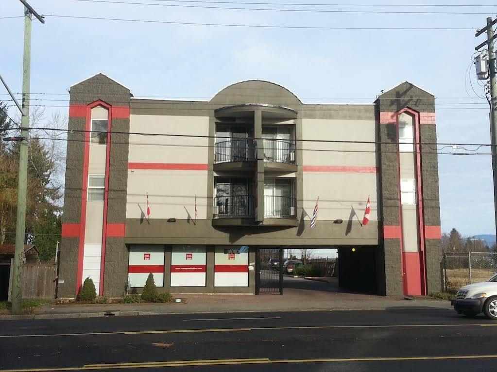 Travelodge By Wyndham Surrey Exterior photo